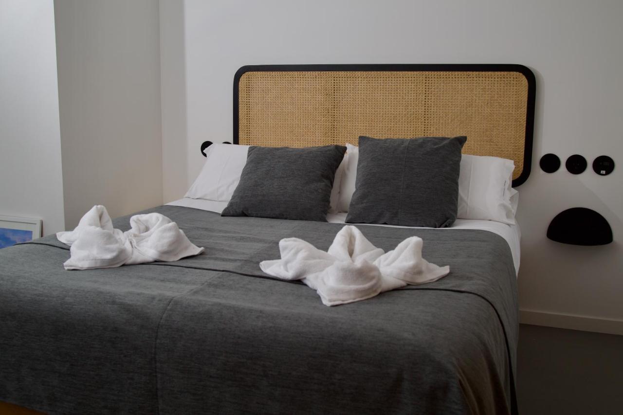Suite 101 - 2 Bedroom Suite At Amando Perez Suites Ribadeo Exteriör bild
